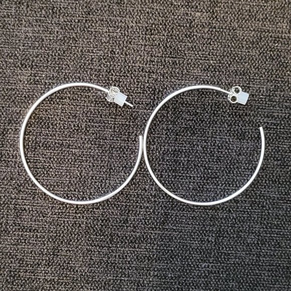 NWOT Sterling silver Earrings Great valentine's Gift - Picture 1 of 1